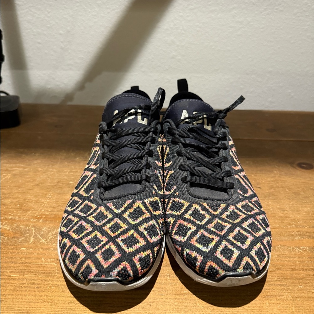APL Men's Black and Multicolor Sneakers TechLoom Phantom Running Shoe size 9